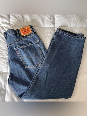 Levi's 550 Men's 38x30 medium Wash Blue Straight Leg Jeans fits 36x29